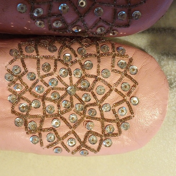 Handmade Moroccan Leather Slippers - Picture 2 of 8